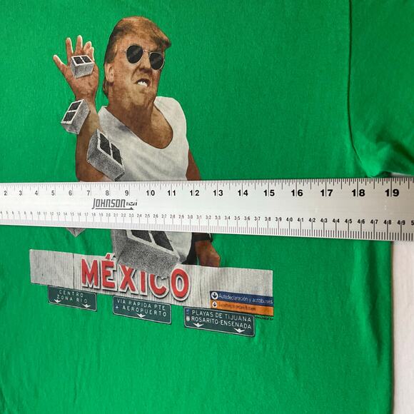 Gildan Men’s Short Sleeve T-shirt size M, Green, President Trump in Mexico Fun - Picture 4 of 8